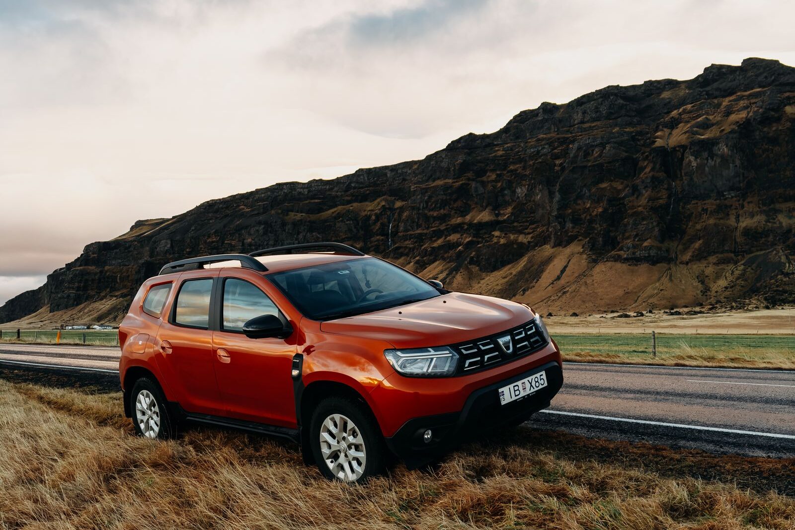 Dacia Duster sau similar